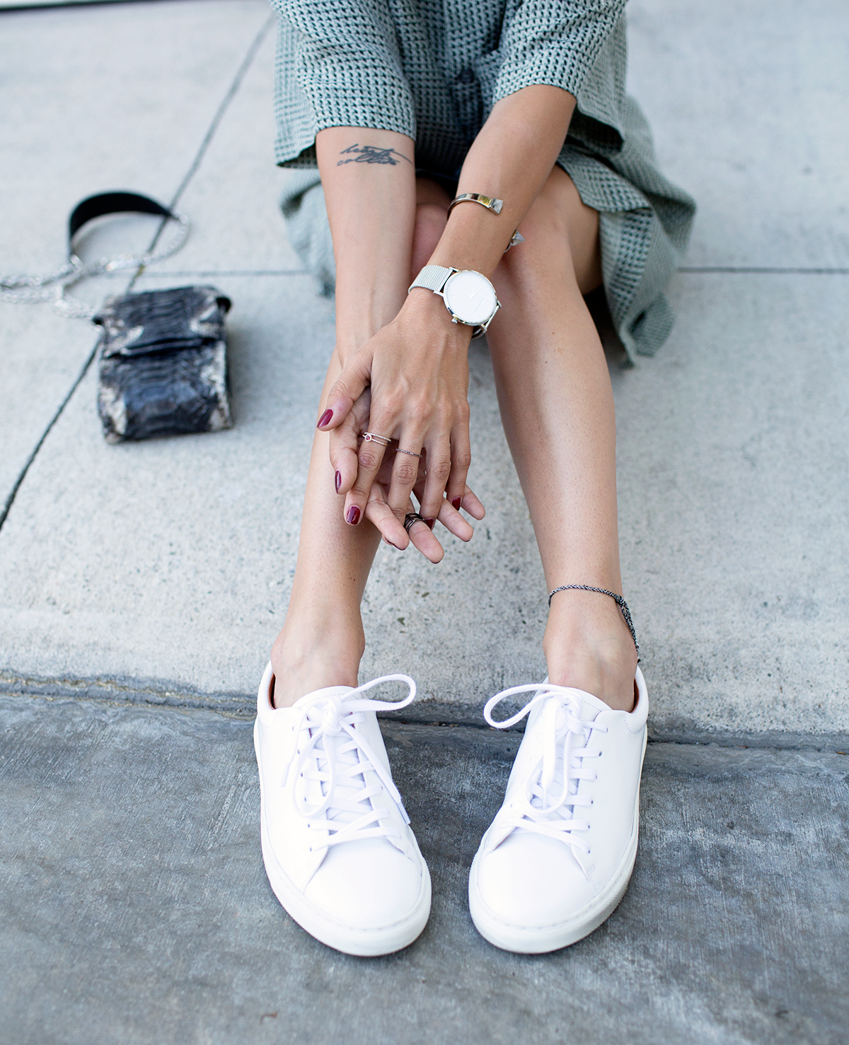 comfortable white sneakers