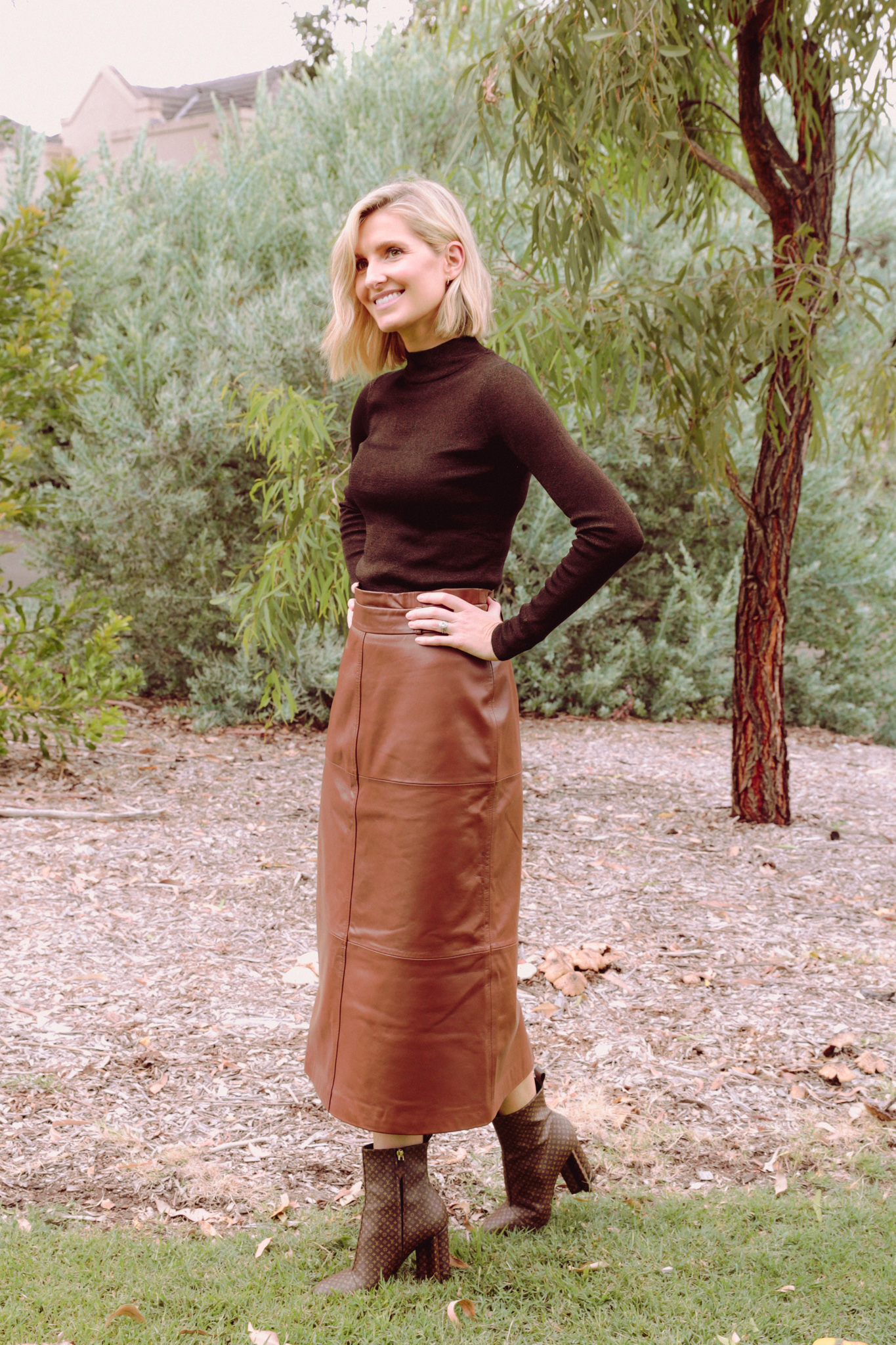 Autumn look: Veronika Maine leather skirt and metallic funnel neck